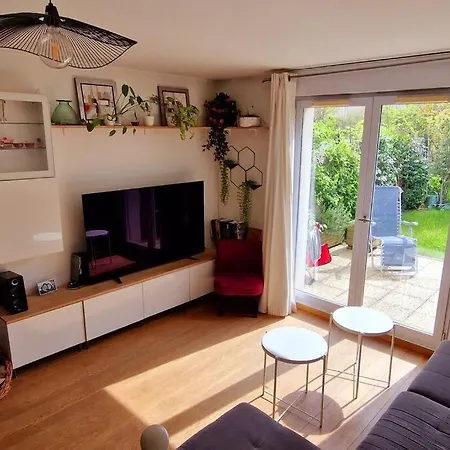 Holiday home Maison Cosy-jo24 A Voisins-le-bx