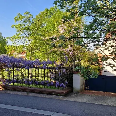 Maison Cosy-jo24 A Voisins-le-bx *